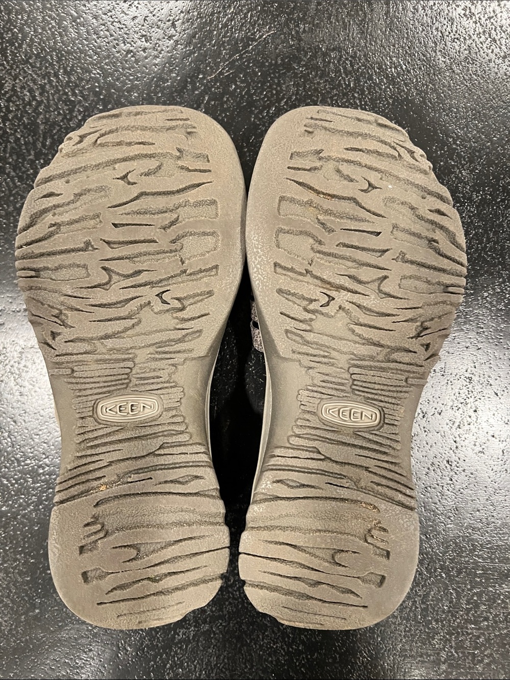 Keen Rose Closed-Toe Outdoor Sandals in Gargoyle/Raven Size 8 - Picture 10 of 12